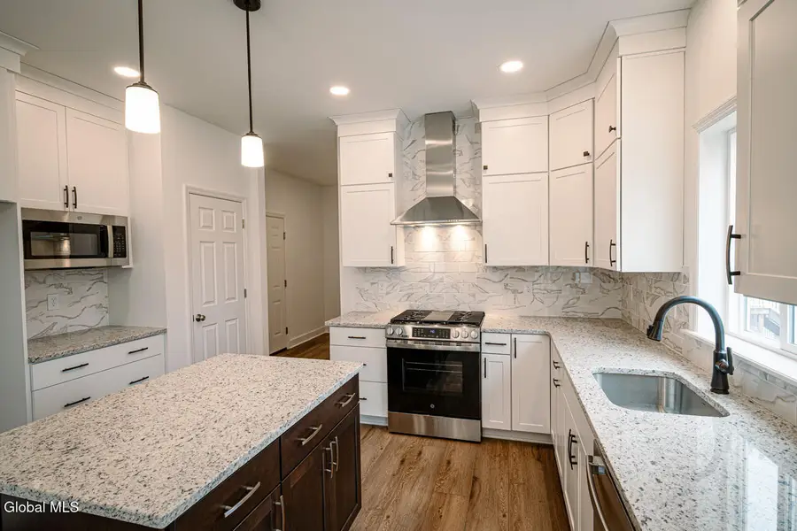 22 Cloverleaf Court, East Greenbush, NY 12061 - #3