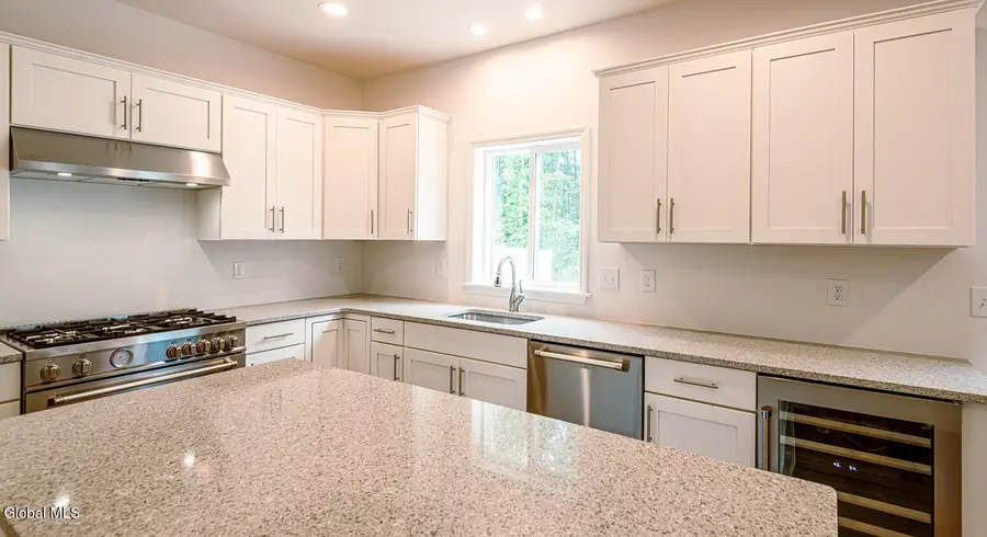 15 Stone Creek Drive, East Greenbush, NY 12061 - #2