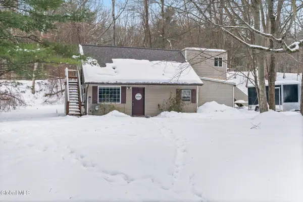 147 Beach Road, Halfmoon, NY 12065