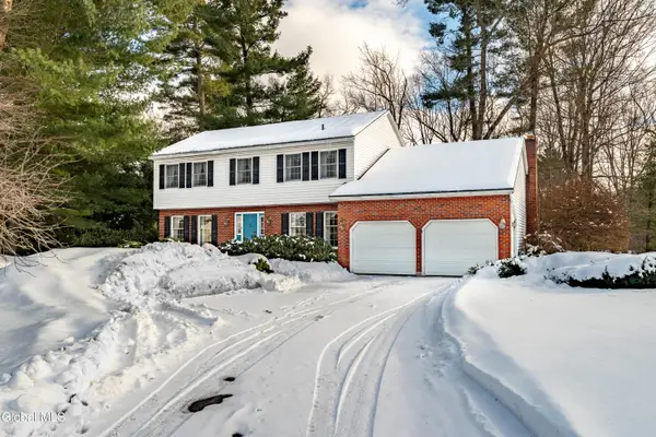 10 N Nottingham Way, Clifton Park, NY 12065