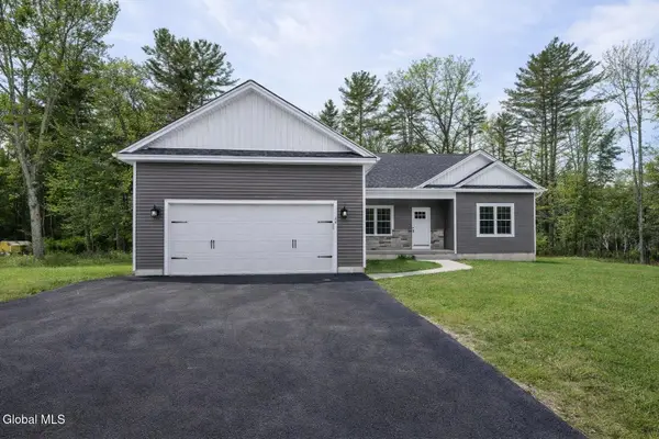 6 Wolfe Road, Queensbury, NY 12804