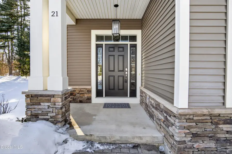 21 Saw Mill Court, Saratoga Springs, NY 12866 - #2