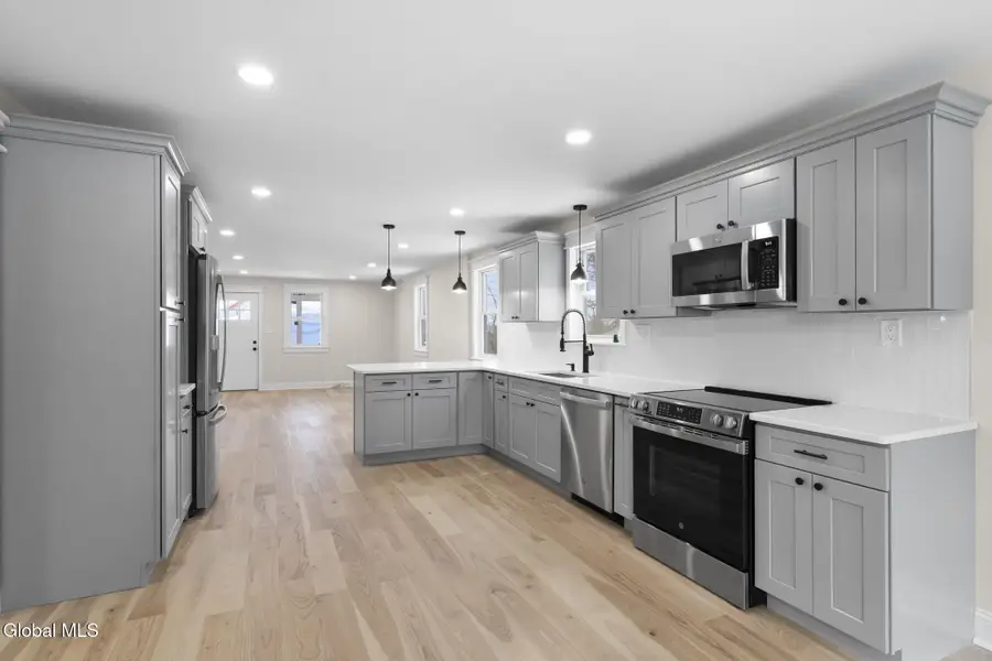 14 Park Way, Castleton On Hudson, NY 12033 - #3