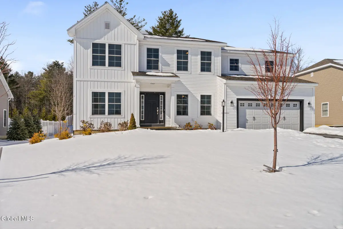 21 Bergen Place, Niskayuna, NY 12309 - #1