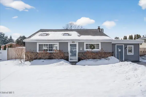 36 Anthony Lane, Colonie, NY 12205