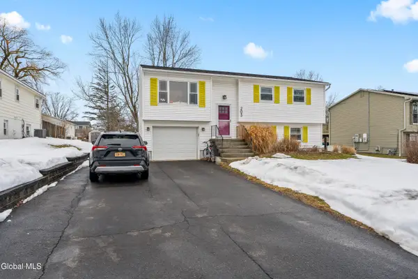 203 Deerfield Court, Voorheesville, NY 12186