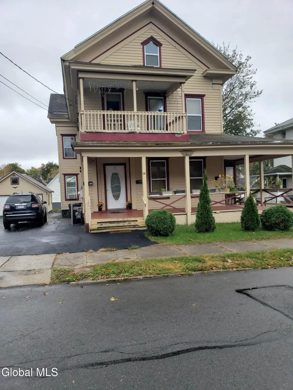 34 3rd Avenue, Gloversville, NY 12078 - #1