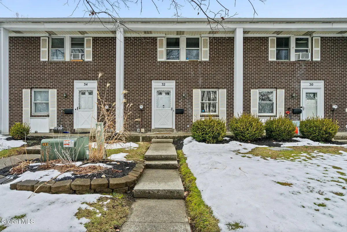 32 Maxwell Drive, Troy, NY 12180 - #1