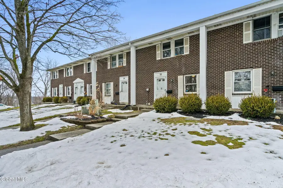 32 Maxwell Drive, Troy, NY 12180 - #3