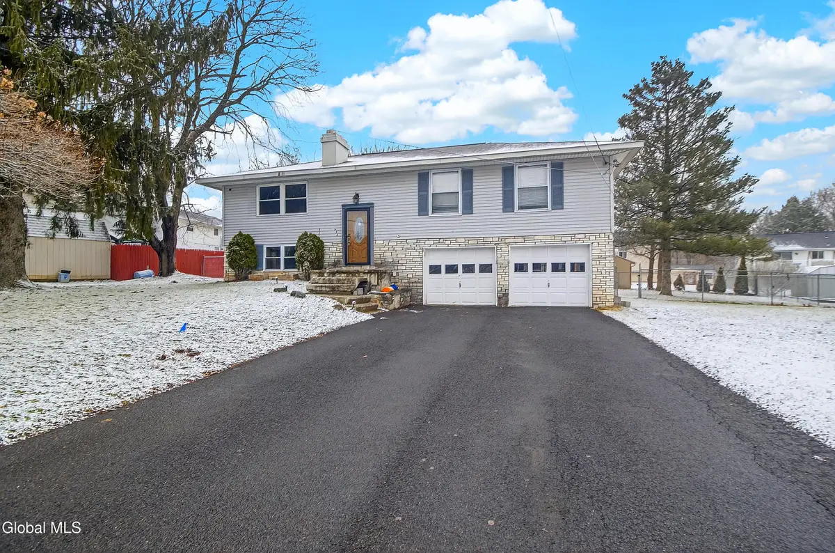 516 Woodburne Drive, Utica, NY 13502 - #1