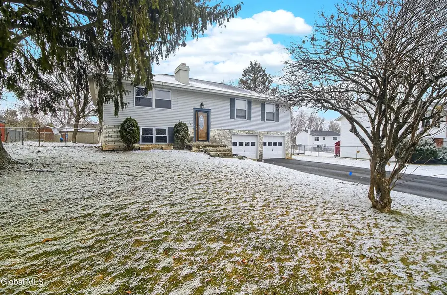 516 Woodburne Drive, Utica, NY 13502 - #2