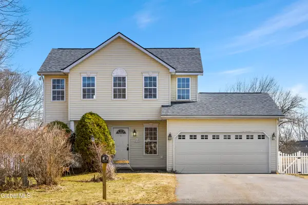 15 Tamian Pass, Malta, NY 12019