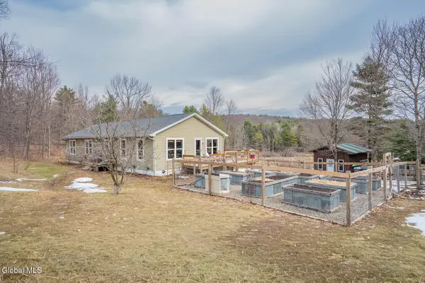 92 Dickensen Road, Cambridge, NY 12028