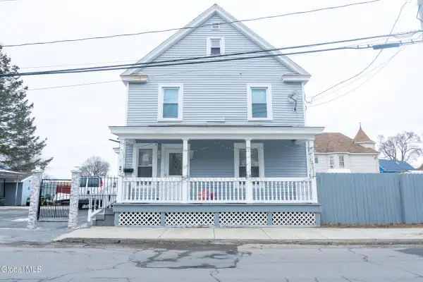 2 Bigelow Avenue, Schenectady, NY 12304