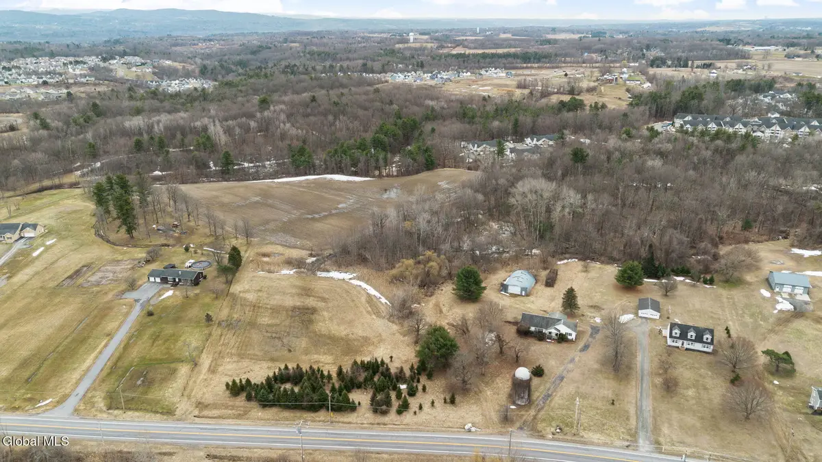 264 Upper Newtown Road, Halfmoon, NY 12118 - #1