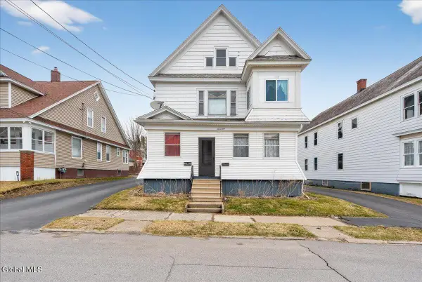 17 Hawk Street, Amsterdam, NY 12010