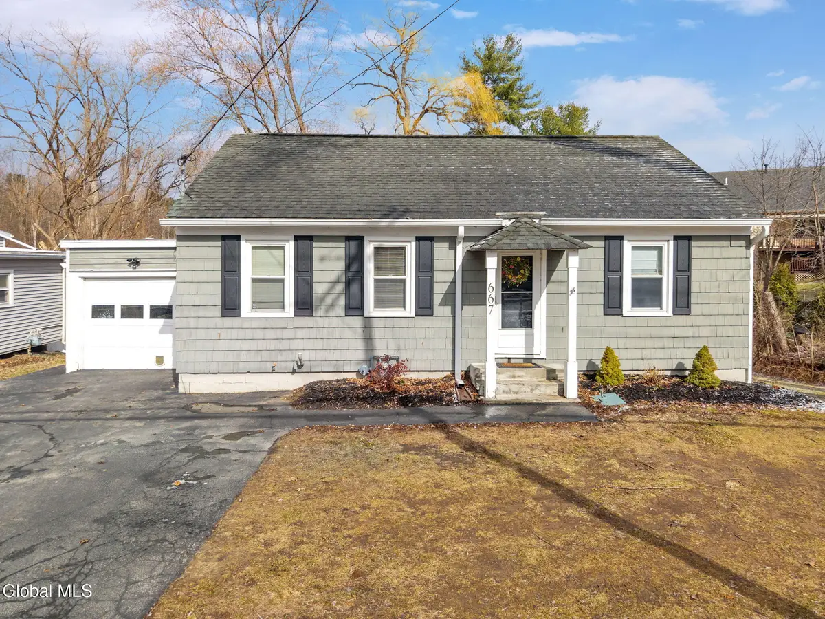 667 Feura Bush Road, Bethlehem, NY 12054 - #1