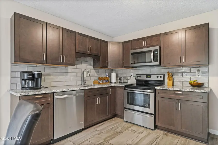 4 Deerfield Drive, Cohoes, NY 12047 - #2