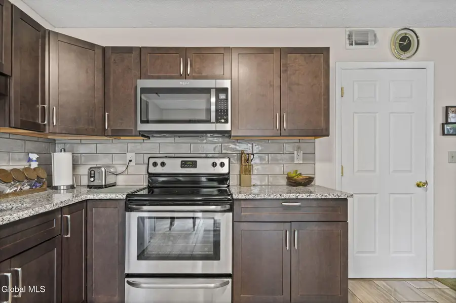 4 Deerfield Drive, Cohoes, NY 12047 - #3