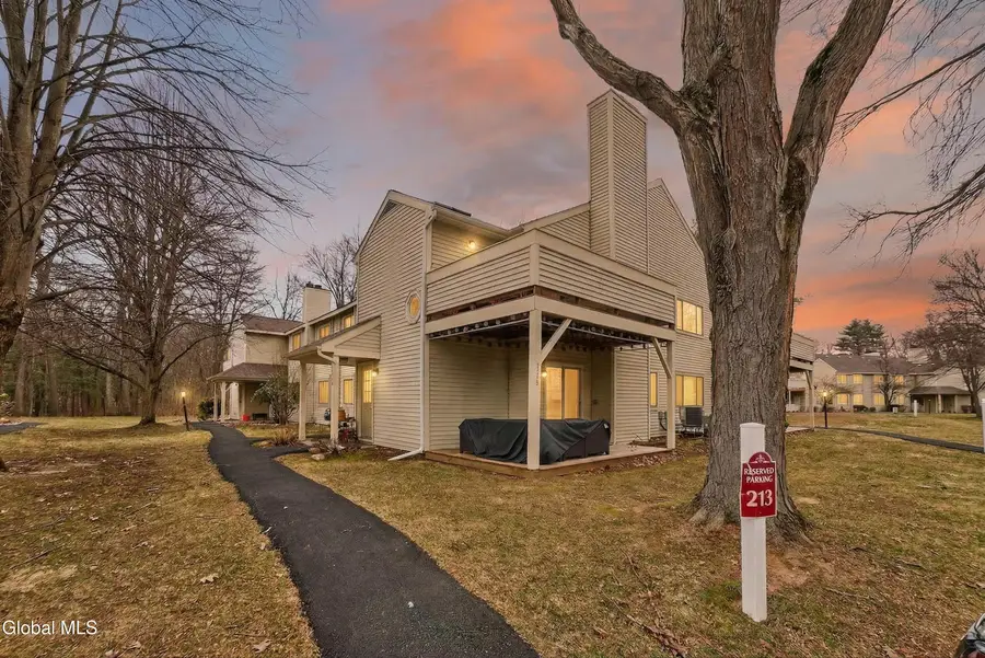 213 Grenadier Court, Halfmoon, NY 12065 - #2