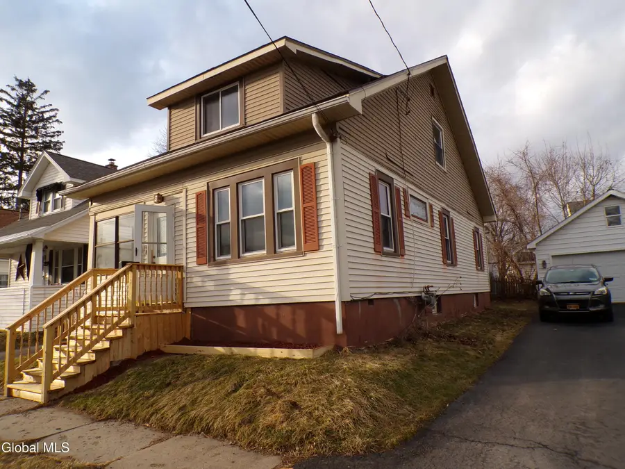 14 Crescent Avenue, Amsterdam, NY 12010 - #3