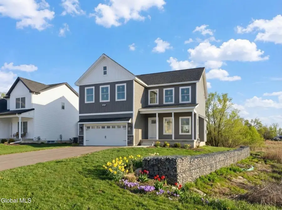 8 Royal Court, Cohoes, NY 12047 - #2