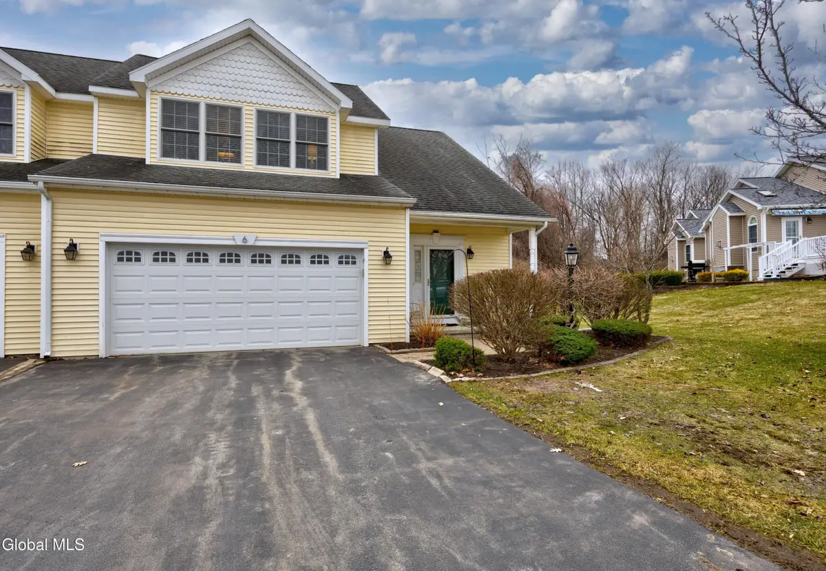 6 Robins Nest, Niskayuna, NY 12309 - #1