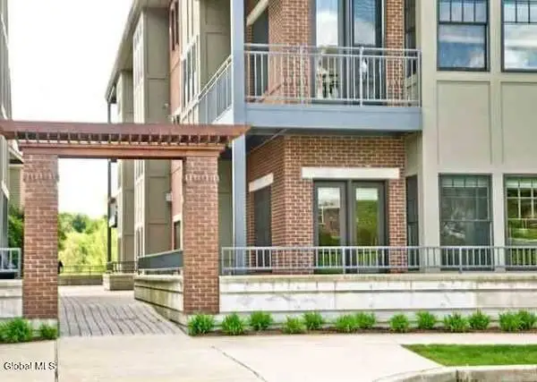 30 Whistler Court #UNIT 134, Saratoga Springs, NY 12866