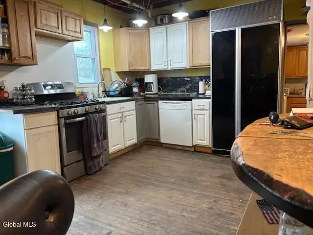 16 Elm Street, Philmont, NY 12565 - #2