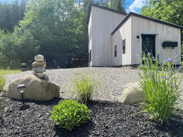 6 Evergreen Way, Johnsburg, NY 12853