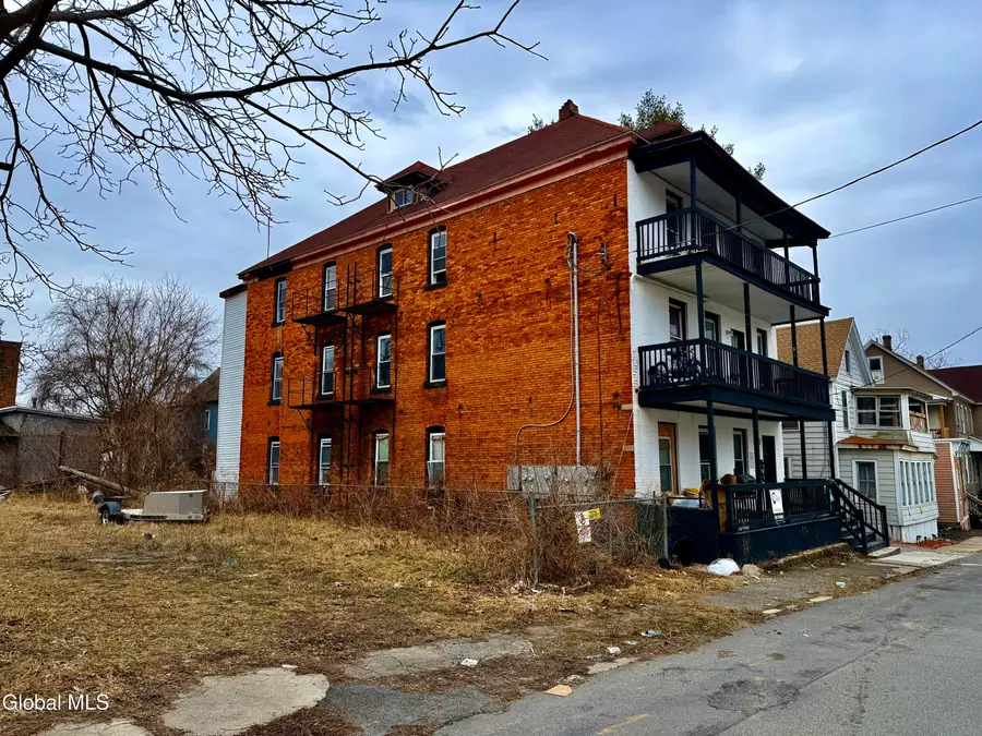 8 Gardiner Street, Amsterdam, NY 12010 - #3