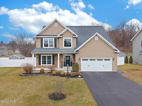 6 Jennifer Drive, Halfmoon, NY 12118