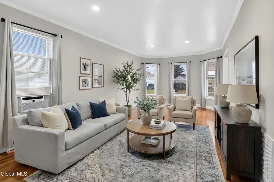 4 Daggett Terrace, Schenectady, NY 12307 - #3