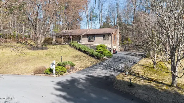 19 Crown Point, Ballston, NY 12019