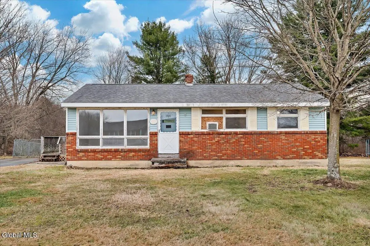 18 Walter Road, Troy, NY 12180 - #1