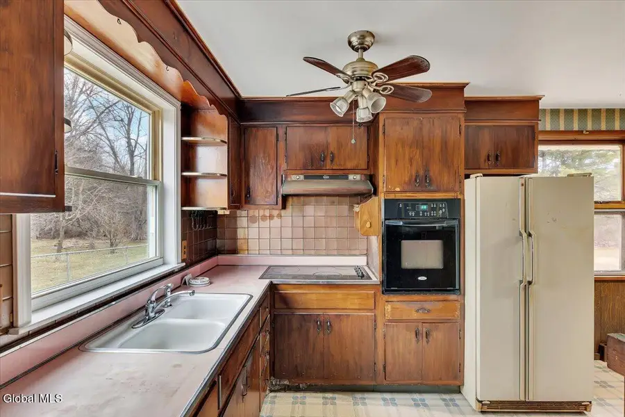 18 Walter Road, Troy, NY 12180 - #2