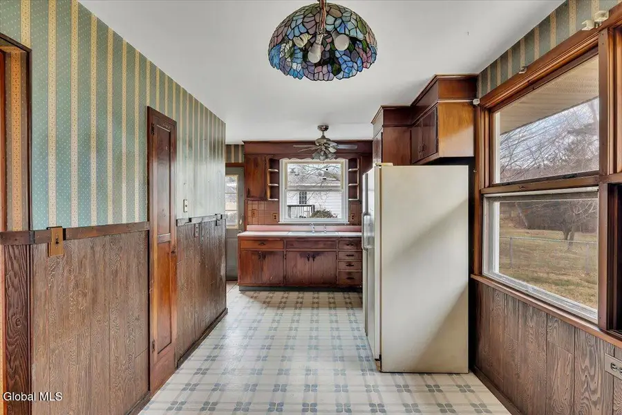 18 Walter Road, Troy, NY 12180 - #3