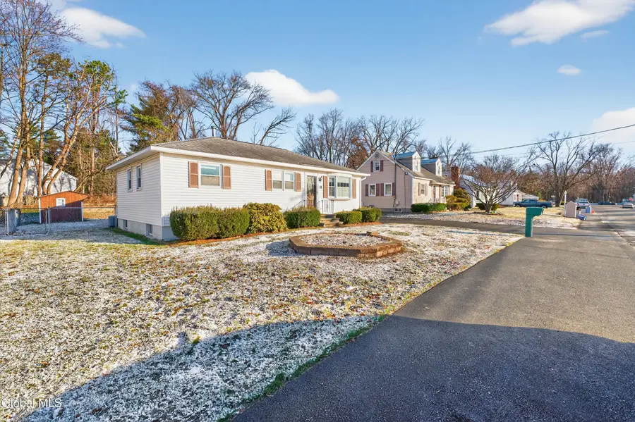 11 Myers Court, Colonie, NY 12205 - #2