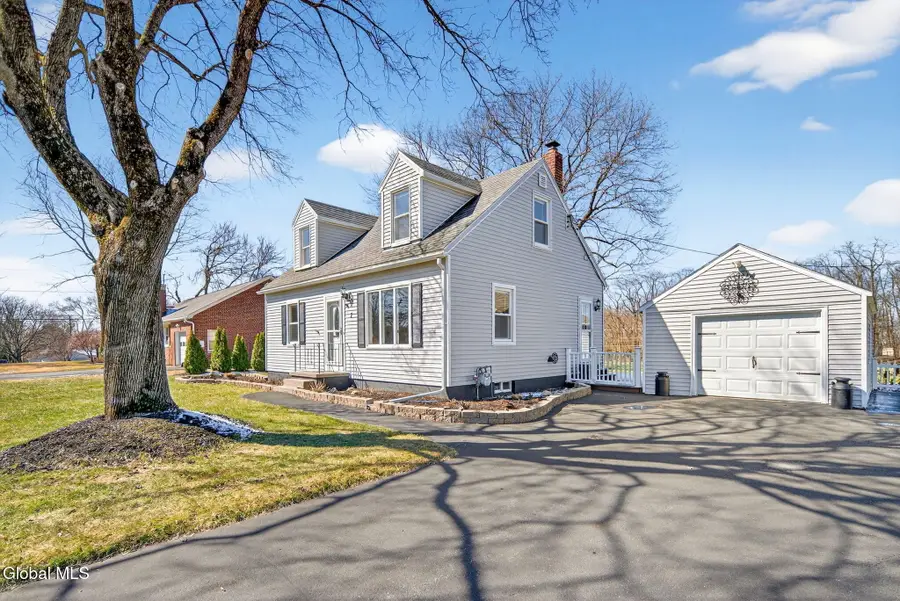 7 Newcomb Drive, Albany, NY 12211 - #3