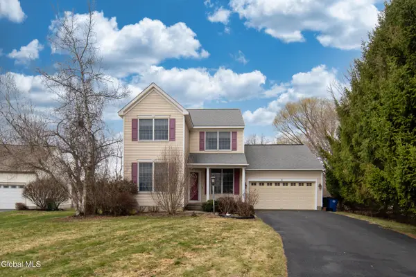 6 Oxford Circle, Cohoes, NY 12047