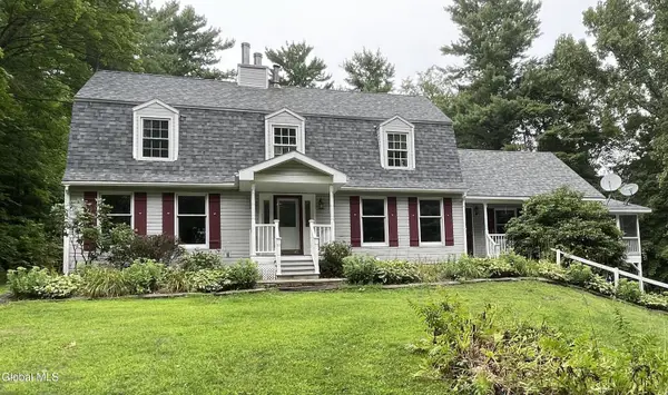 17 Johnny Cake Hollow Road, Pittstown, NY 12121