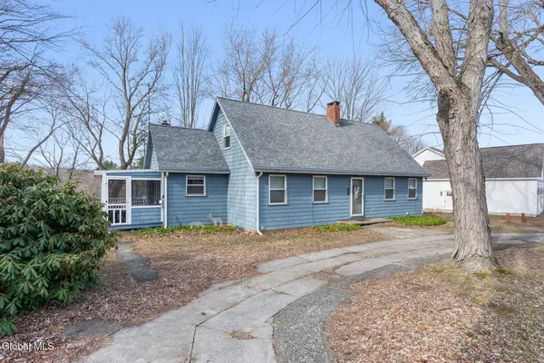 26 Crescent Terrace, North Greenbush, NY 12198