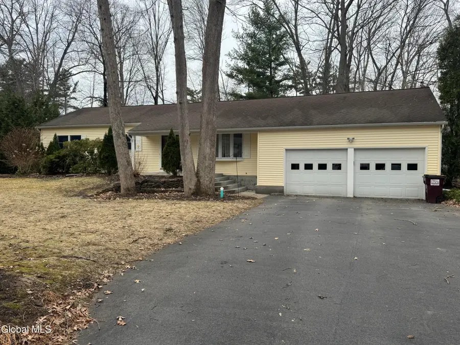 13 Secada Drive, Clifton Park, NY 12065 - #2