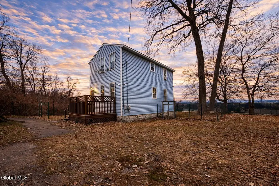 17 Landon Terrace, Schenectady, NY 12308 - #3