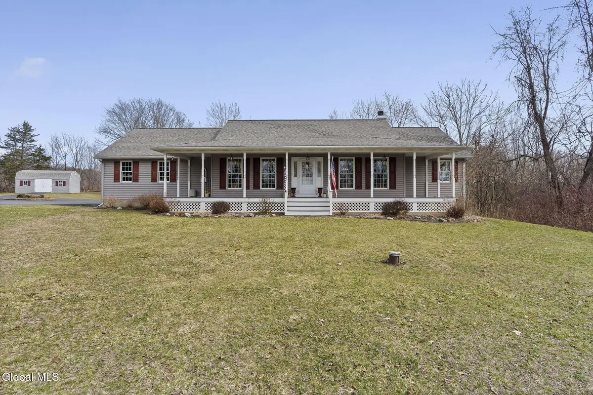 32 Halsted Lane, Ravena, NY 12143 - #1