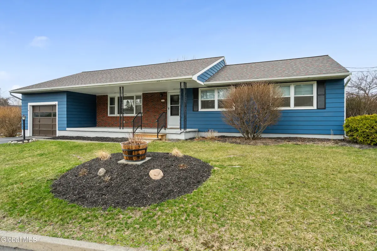 5 Hadden Lane, Troy, NY 12180 - #1