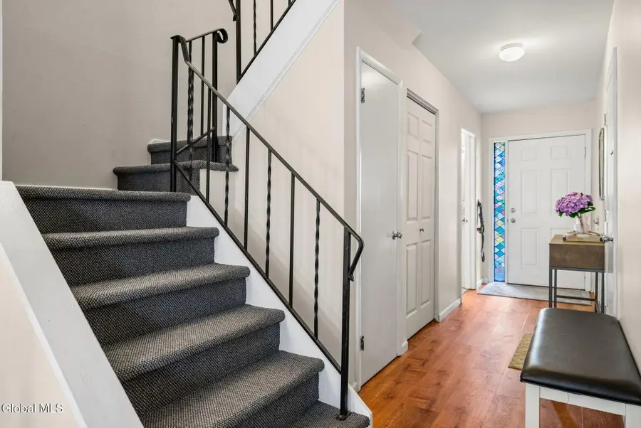 19 Kensington Square, Cohoes, NY 12047 - #2