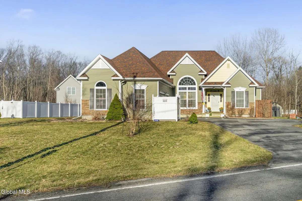 1000 Kings Road, Schenectady, NY 12303 - #1