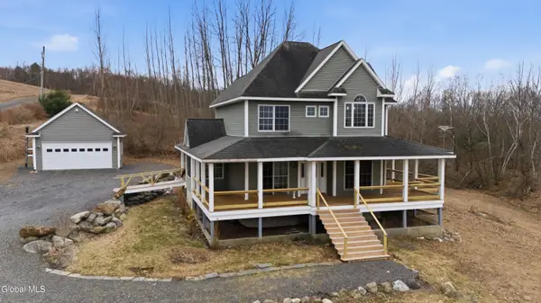 2 Scenic Hill Way, Granville, NY 12832