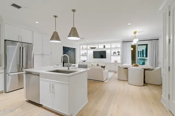 19 Washington Street #555/557, Saratoga Springs, Inside, NY 12866